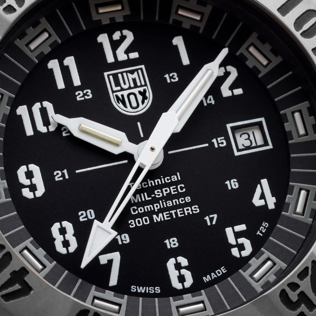 Luminox Navy Seal Watch - 3350 MIL-SPEC Series - Image 4