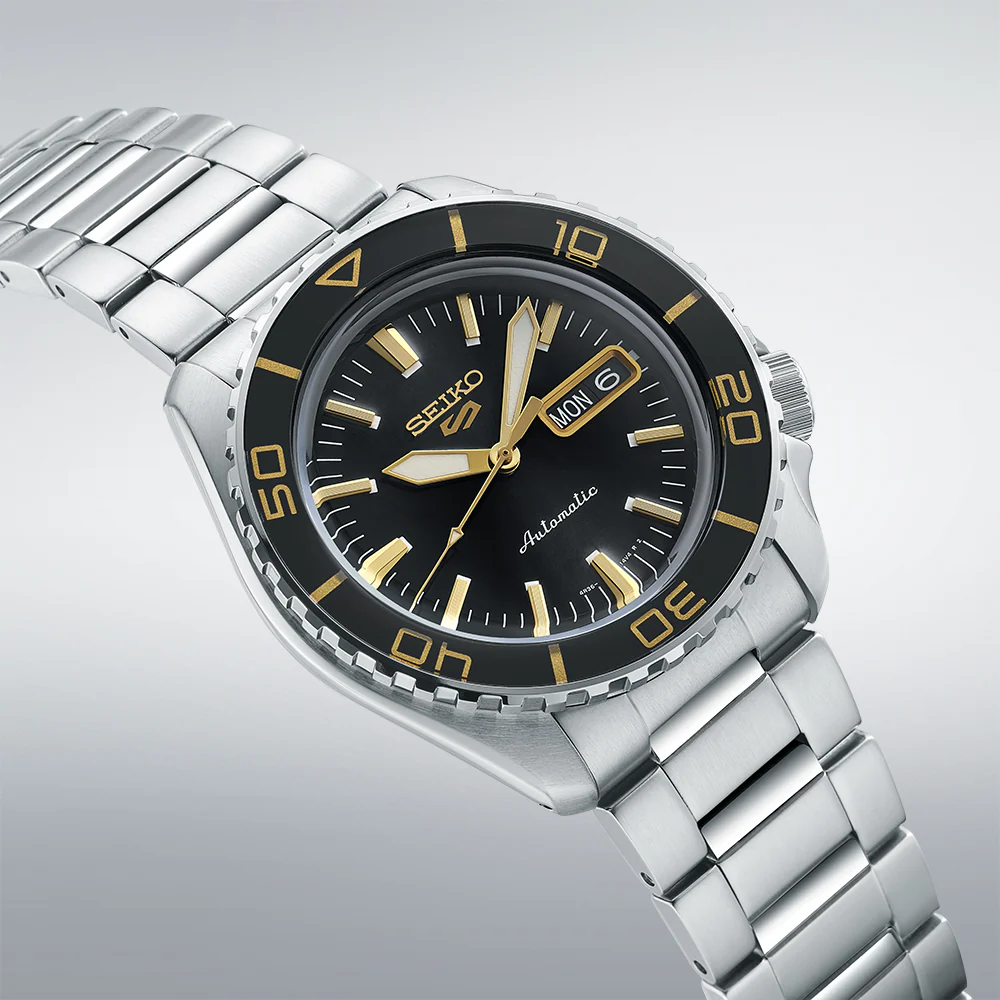 Seiko 5 Sport - SKX Series - SNZH5 Blacktone Redux - Image 2